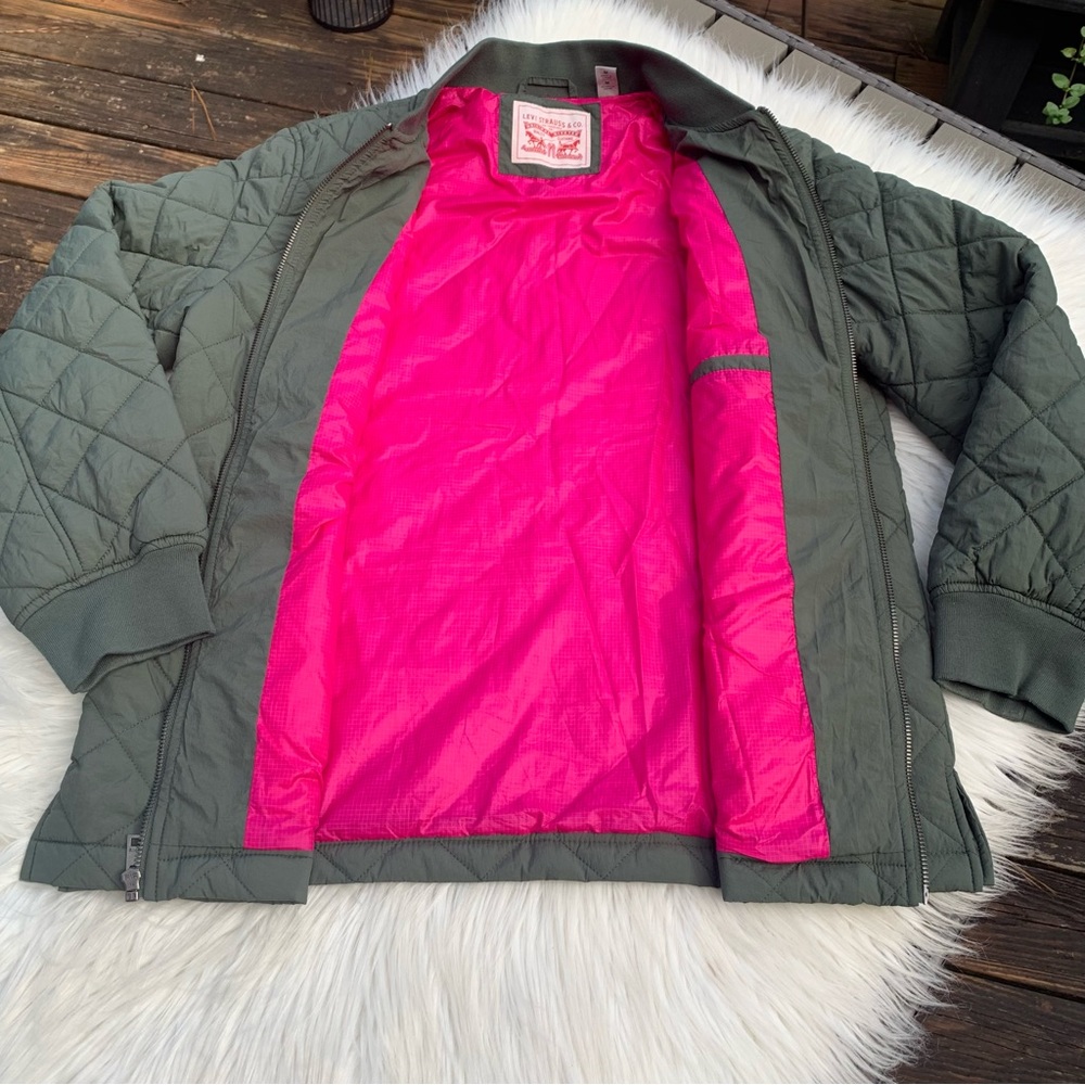 Levi’s Women’s Olive Green Quilted Bomber Jacket Size Medium - Picture 9 of 15